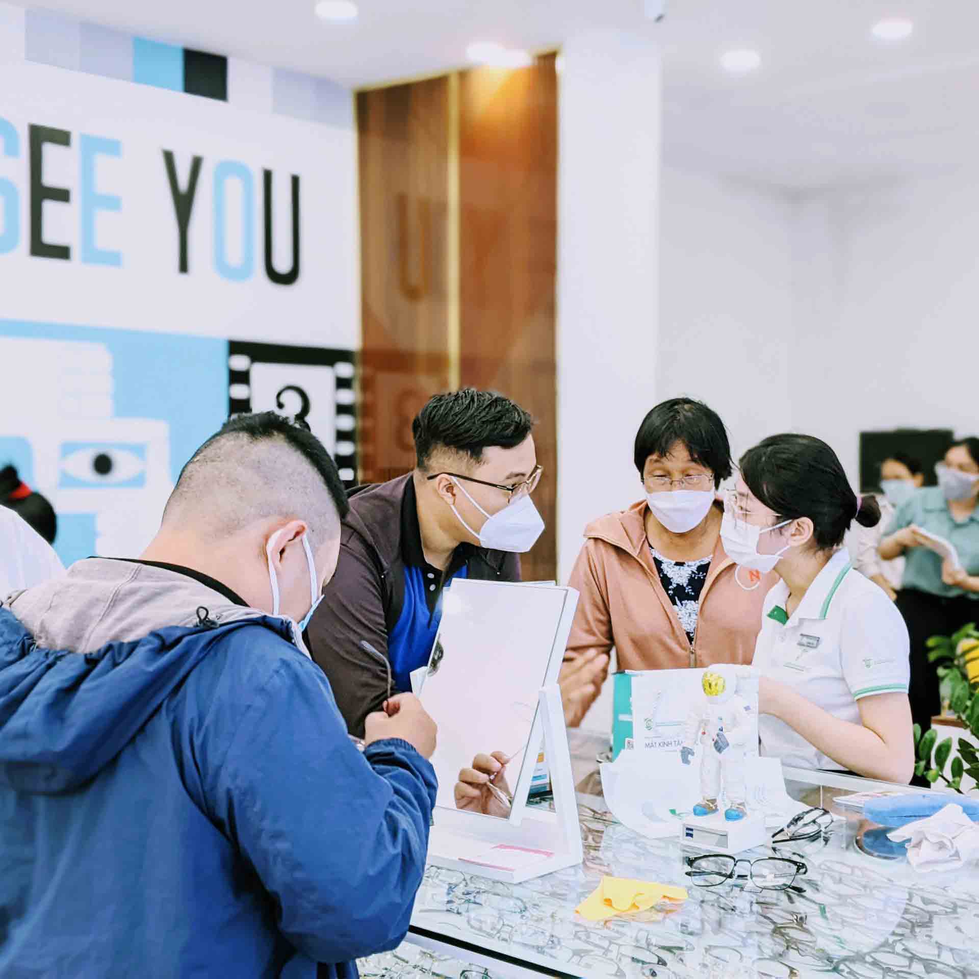 Mua tròng kính uy tín, chất lượng