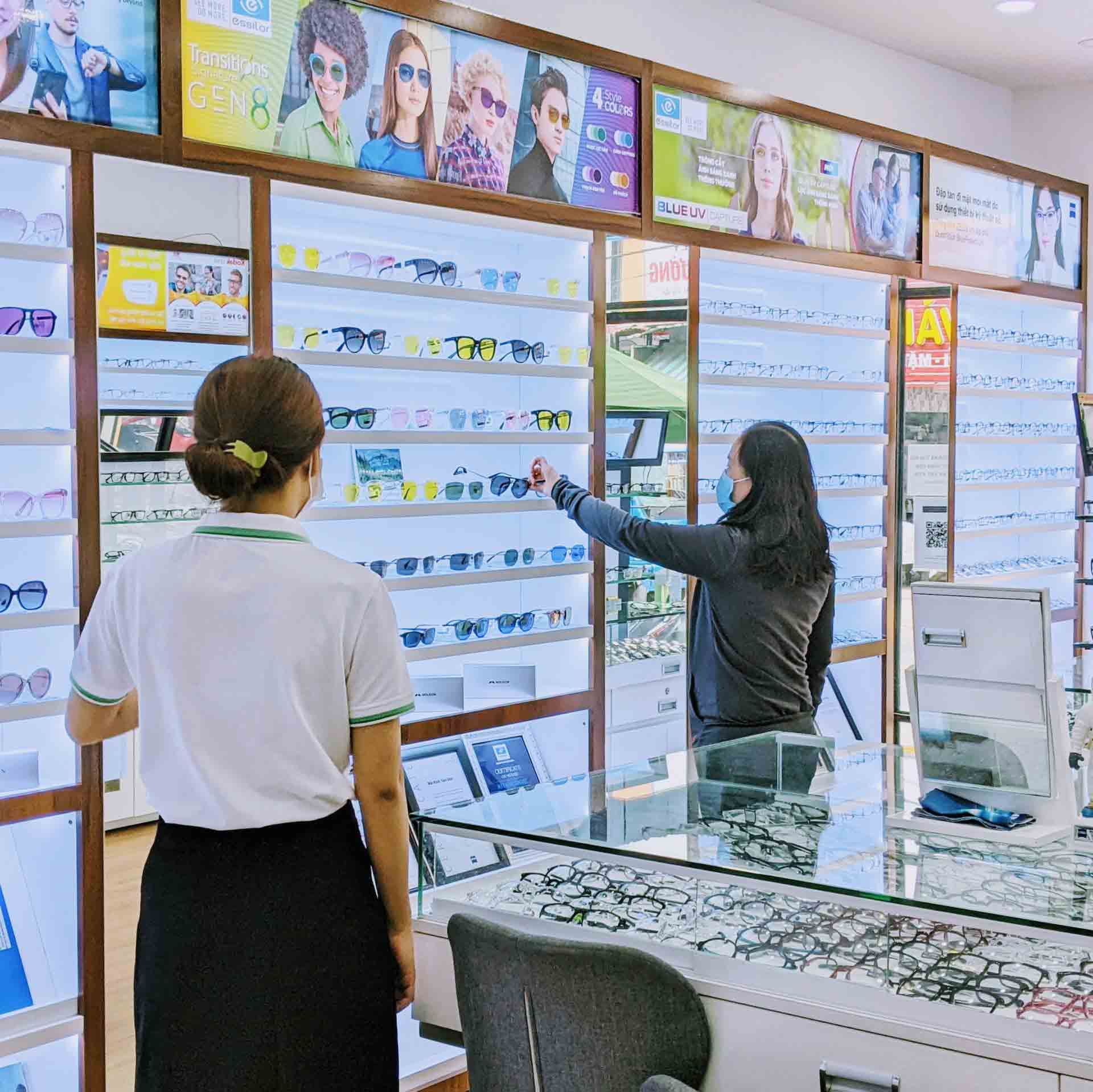 Mua gọng kính RayBan chính hãng