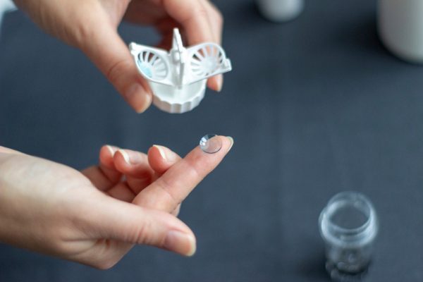 Ưu điểm của phương pháp đeo kính áp tròng ban đêm