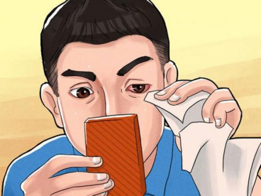 Một số người có làn da nhạy cảm có thể bị cay mắt