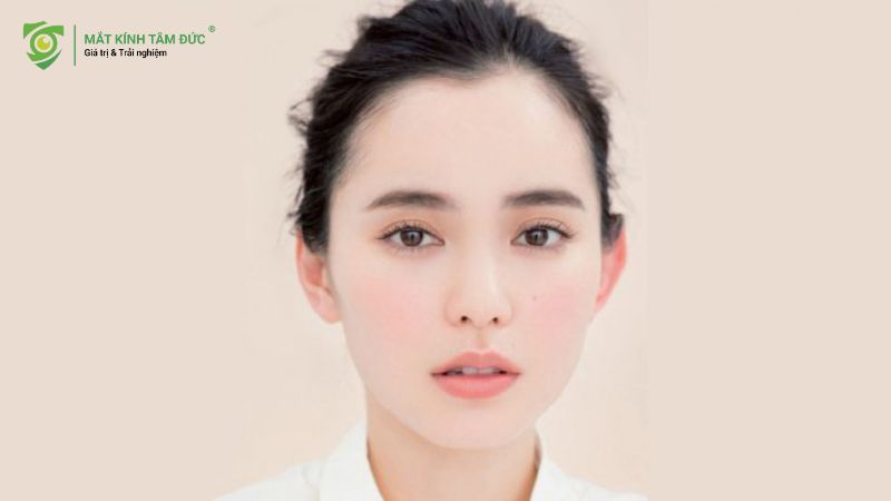 Bạn nữ có gương mặt trái xoan