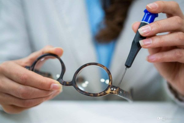 Không sửa chữa khung làm bằng titan, nhựa thông hoặc hợp kim nhôm