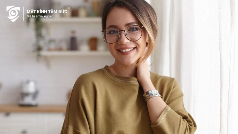 Kính thuốc là gì? Tác dụng của kính thuốc với đôi mắt của bạn