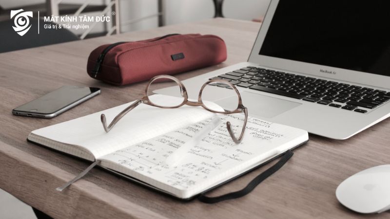 Sổ tay cao cấp là quà tặng sinh nhật cho nam giúp nâng cao hiệu quả công việc