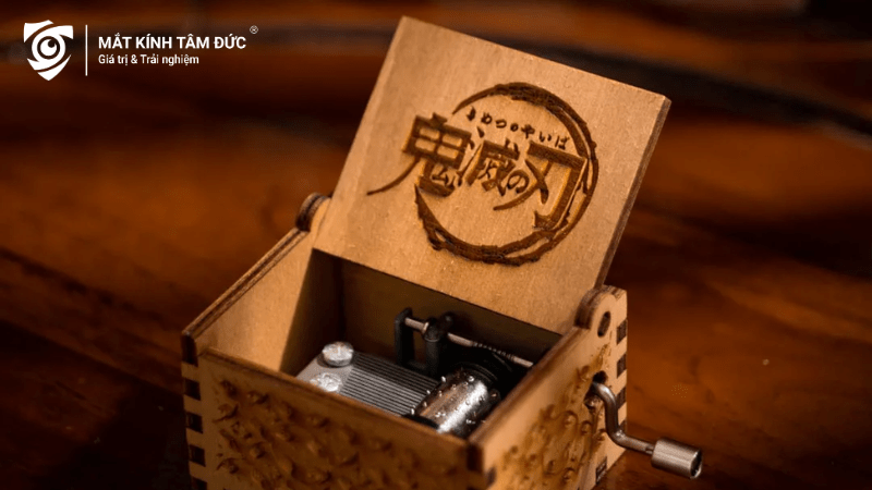 Hộp nhạc được thiết kế tinh tế với những bản nhạc lãng mạn sẽ thích hợp làm quà Valentine cho bạn gái trong ngày 14/2
