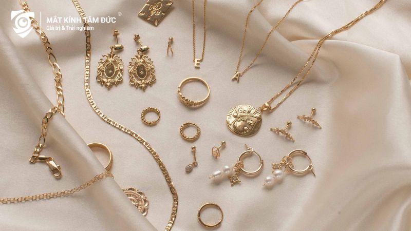 Những món trang sức với nhiều kiểu dáng khác nhau sẽ là quà tặng valentine cho nữ đầy ý nghĩa