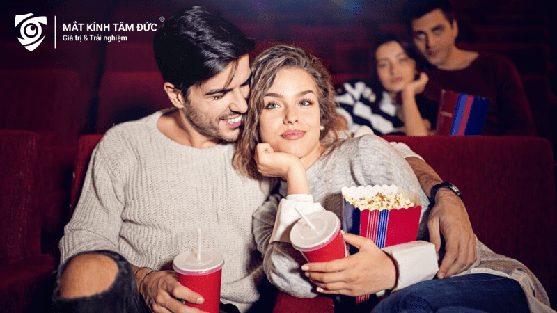 2 cặp đôi đi xem phim ngày Valentine tạo nên khoảng khắc hạnh phúc