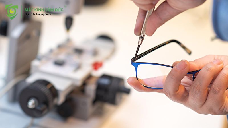 Sửa chữa mắt kính miễn phí tại Mắt Kính Tâm Đức