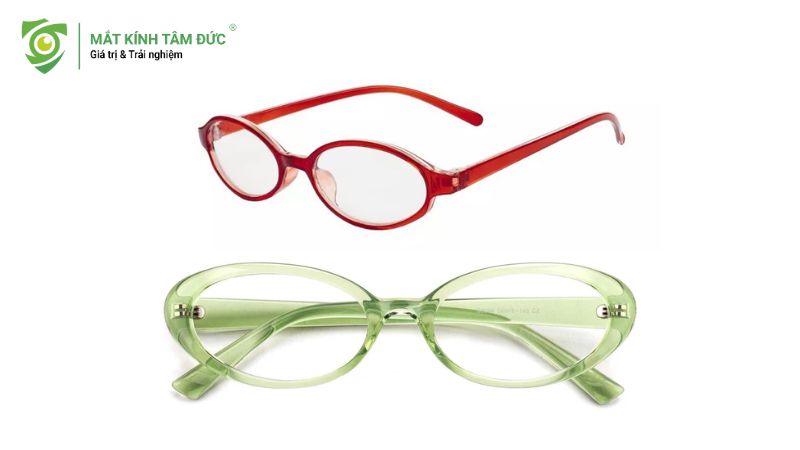 Kính mắt Bayonetta màu đỏ, xanh, xu hướng mới của giới trẻ hiện nay