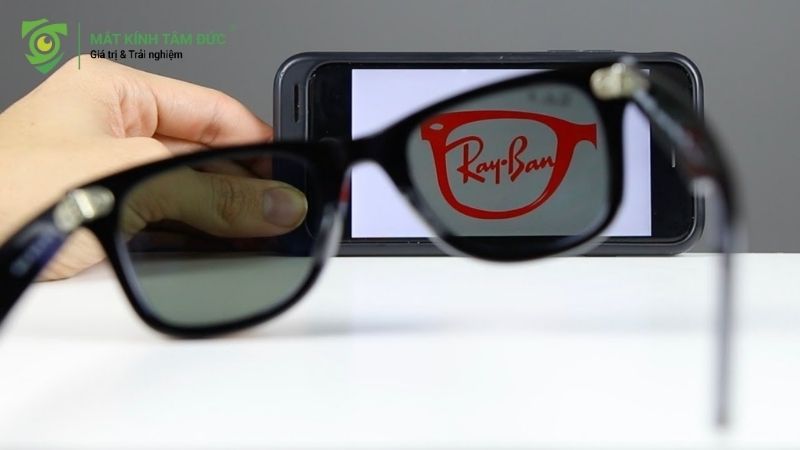 Sử dụng màn hình LCD để test mắt kính polarized chính hãng 
