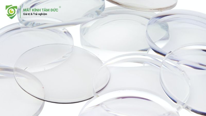 Chiết suất tròng kính là gì?