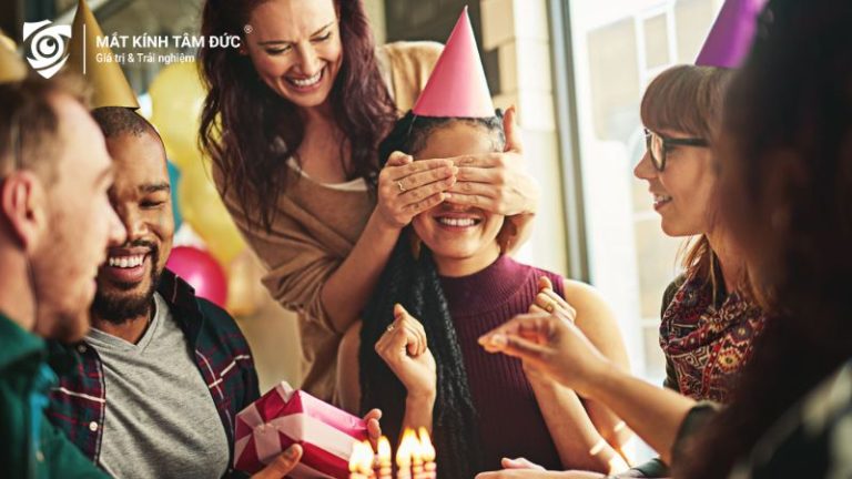 Gợi ý 15+ món quà tặng sinh nhật cho bạn thân nam nữ, ý nghĩa, ấn tượng
