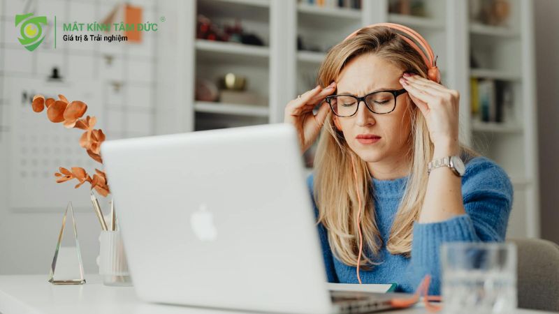 Dấu hiệu đeo kính sai độ cận mà bạn không nên bỏ qua