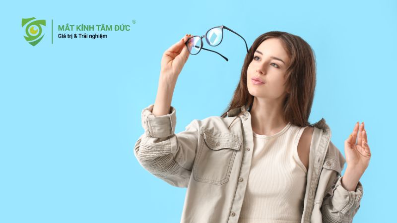 Tròng kính cận làm bằng gì? Hướng dẫn chọn chất liệu phù hợp bảo vệ mắt