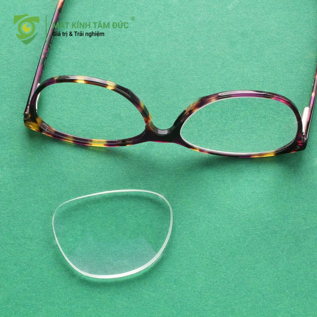 Có nên dùng gọng kính cũ để lắp tròng mới?