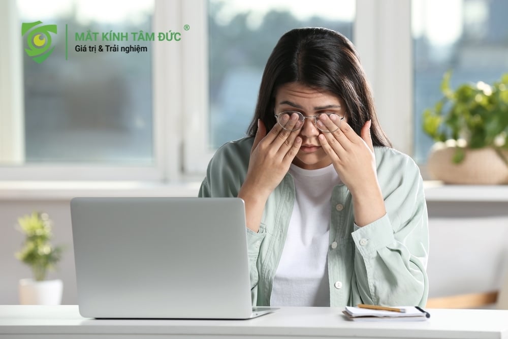 Dấu hiệu nhận biết bạn đang bị tăng độ cận nhanh