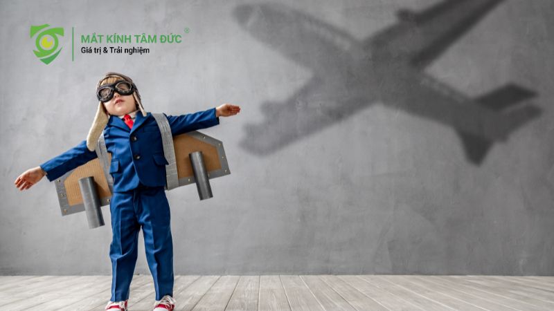 Bị cận có làm phi công được không? Cận bao nhiêu độ thì bị loại?