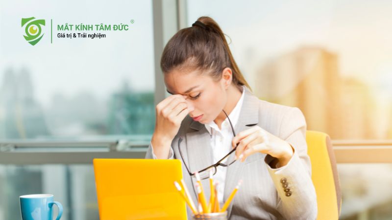 Bị choáng khi đeo kính mới có thể gây choáng do mắt và não chưa kịp thích nghi