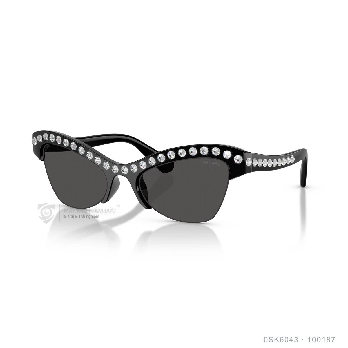 Chi tiết góc nghiêng Kính mát Swarovski 0SK6043