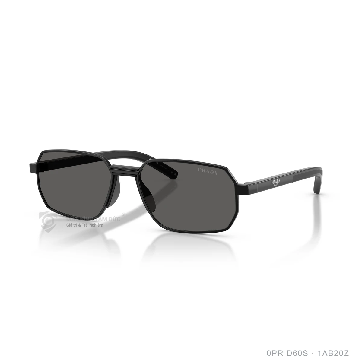 Chi tiết góc nghiêng Kính mát Prada 0PR D60S