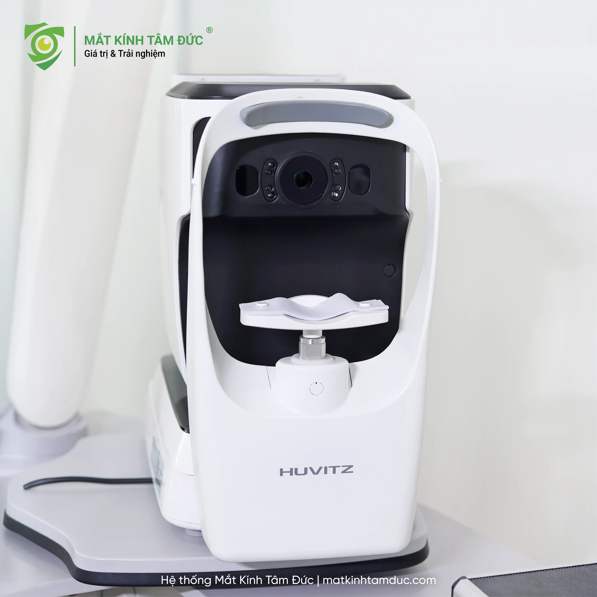 Thiết bị đo thị lực và khúc xạ tự động Huvitz
